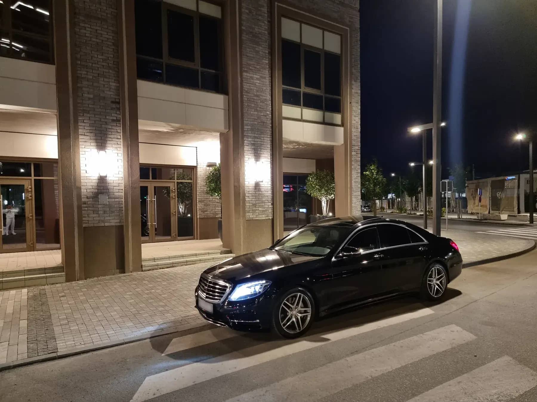 BMW 7 VIP — premium limuzina za VIP transfer u Beogradu