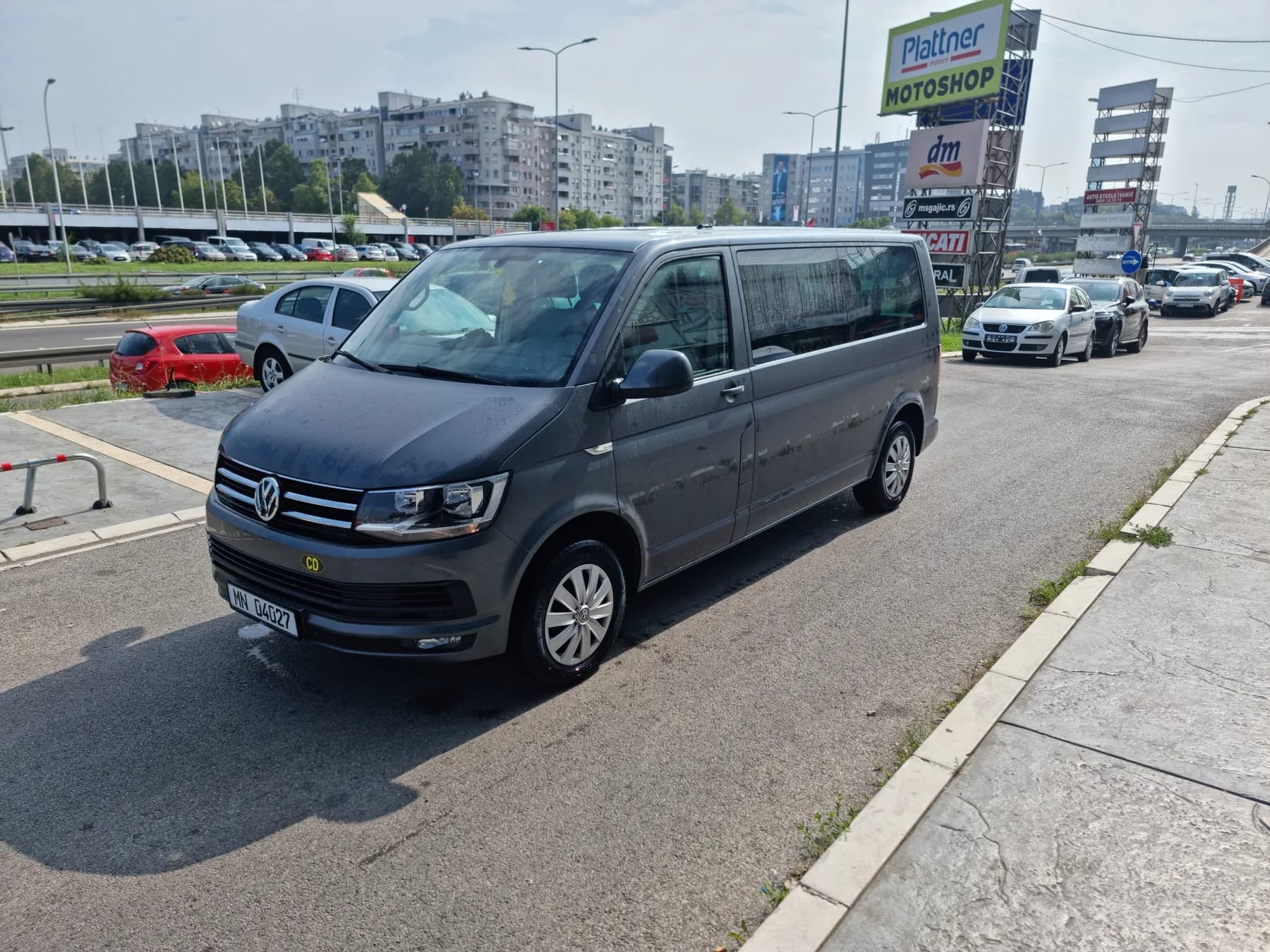 VW Caravelle kombi za grupni transfer