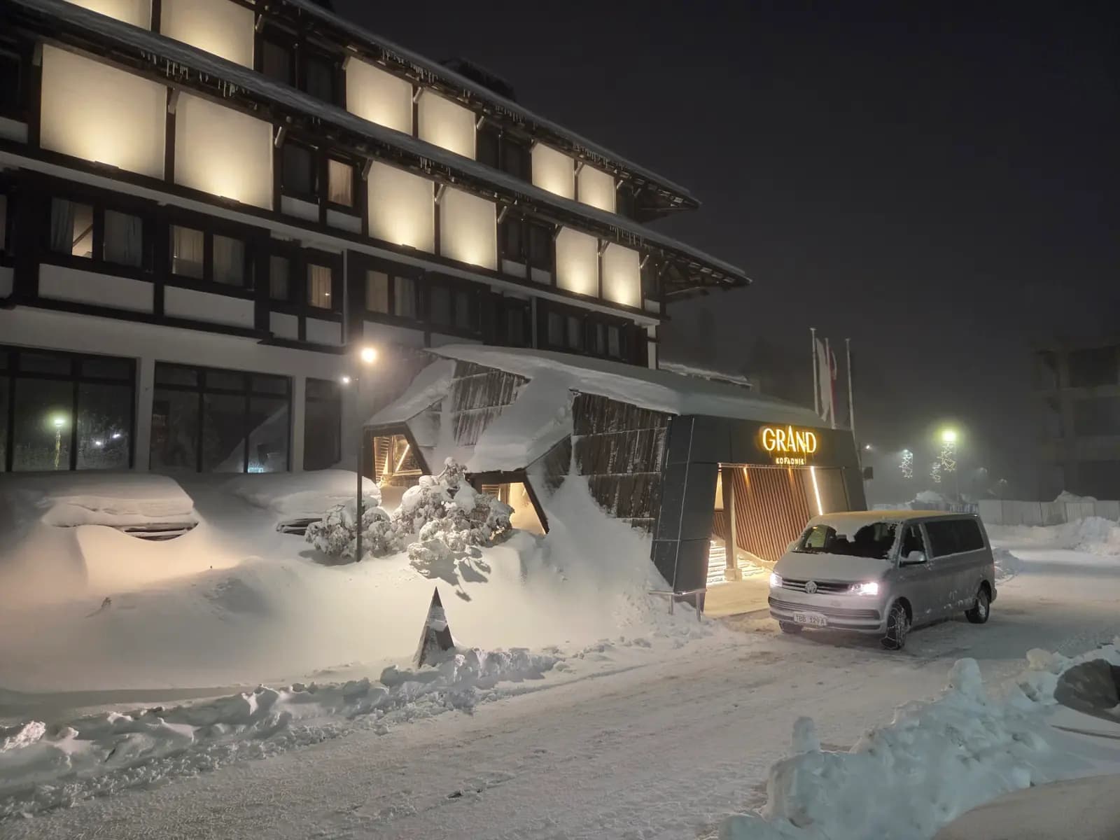 Kombi prevoz do hotela Grand Kopaonik po snegu
